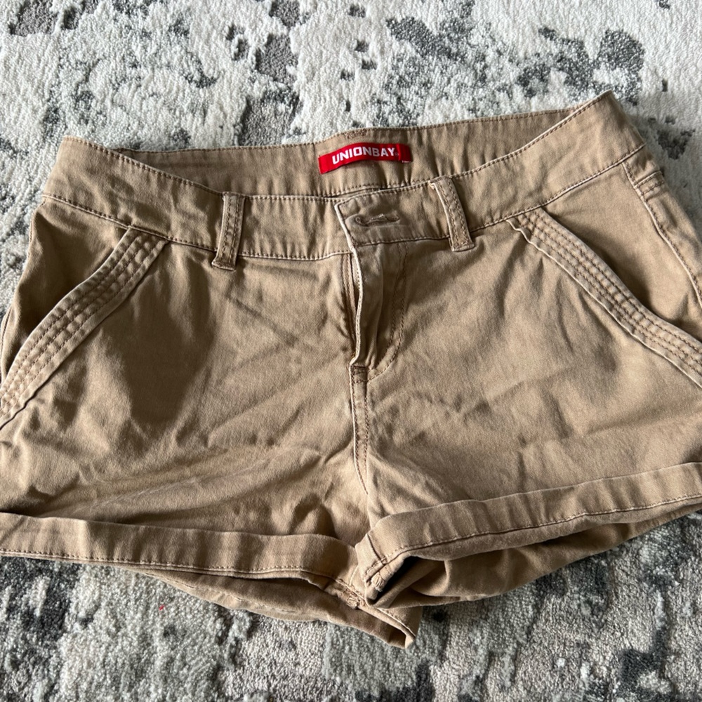 womens low waisted cargo shorts